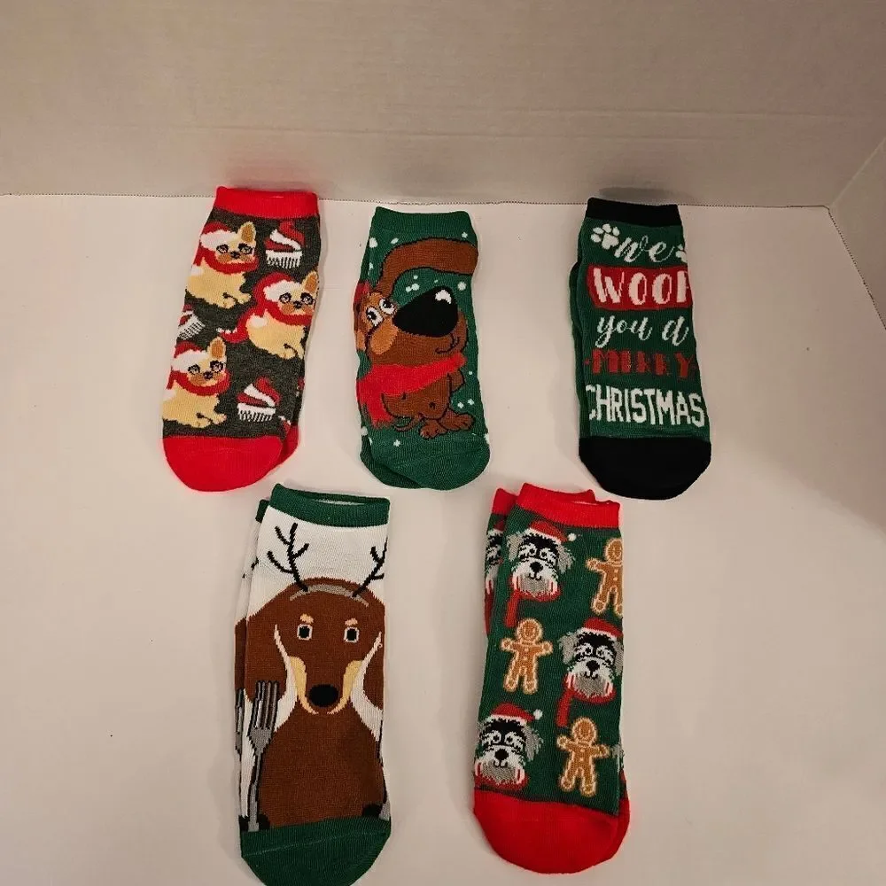 Cute no show socks Christmas doggie socks. Ladies size 9-11